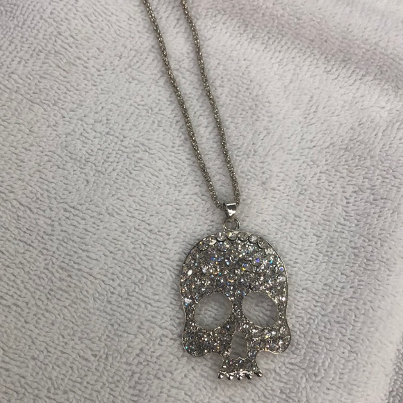 Rhinestone Skull Necklace w Silver Chain - Picture 4 of 5